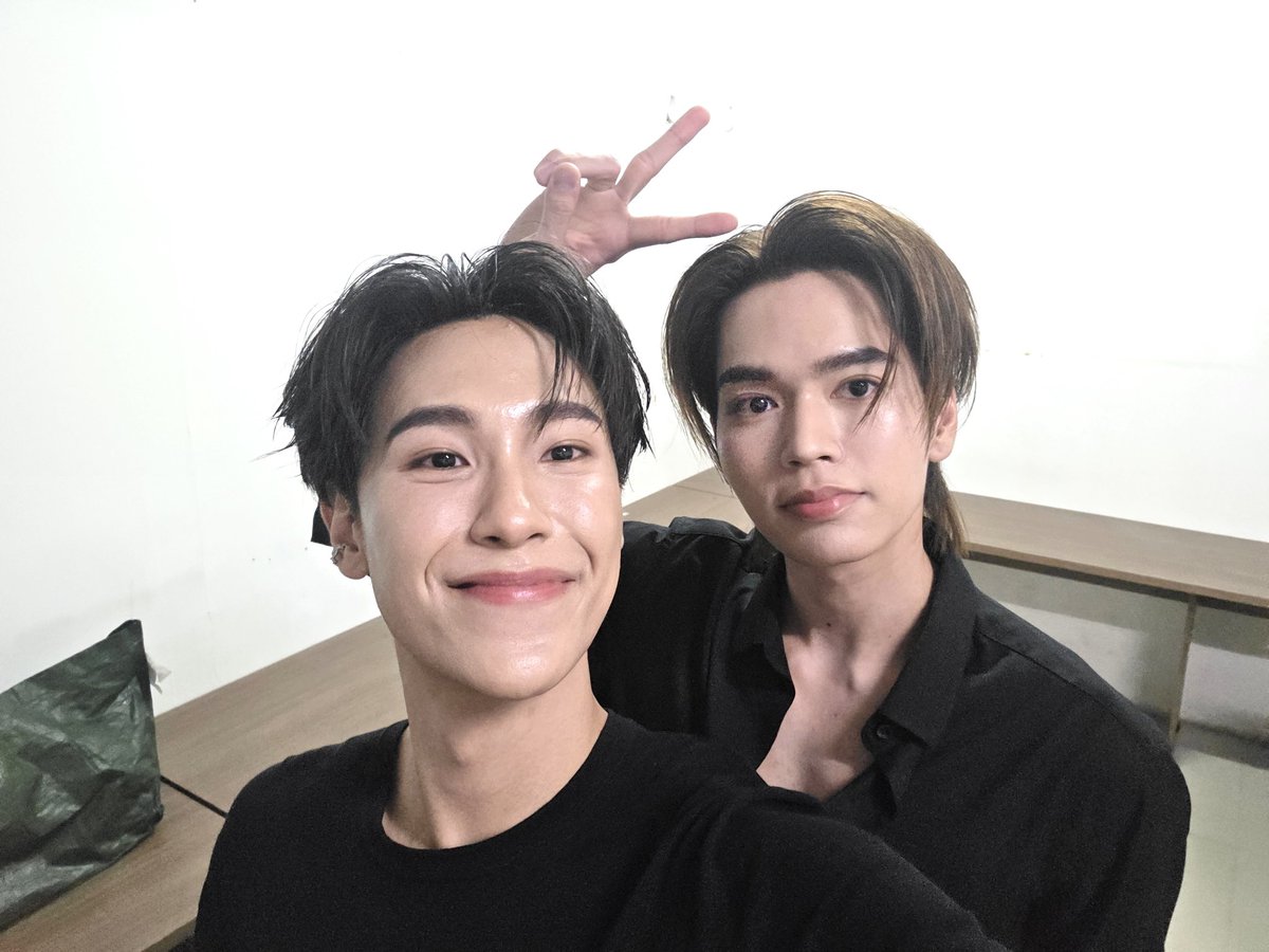 มูลนิธิกระจกเงา tweet media