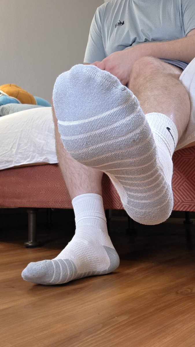 alphacap093's tweet photo. Hey bud, I heard you like socks 😏 https://t.co/QnqzfV8yVT