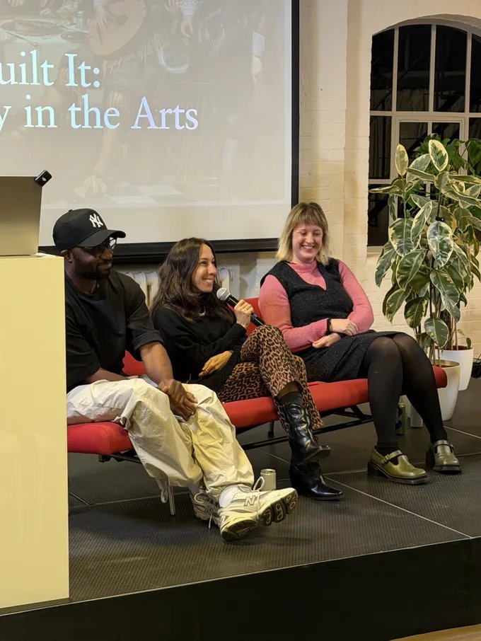 ArtRabbit tweet media