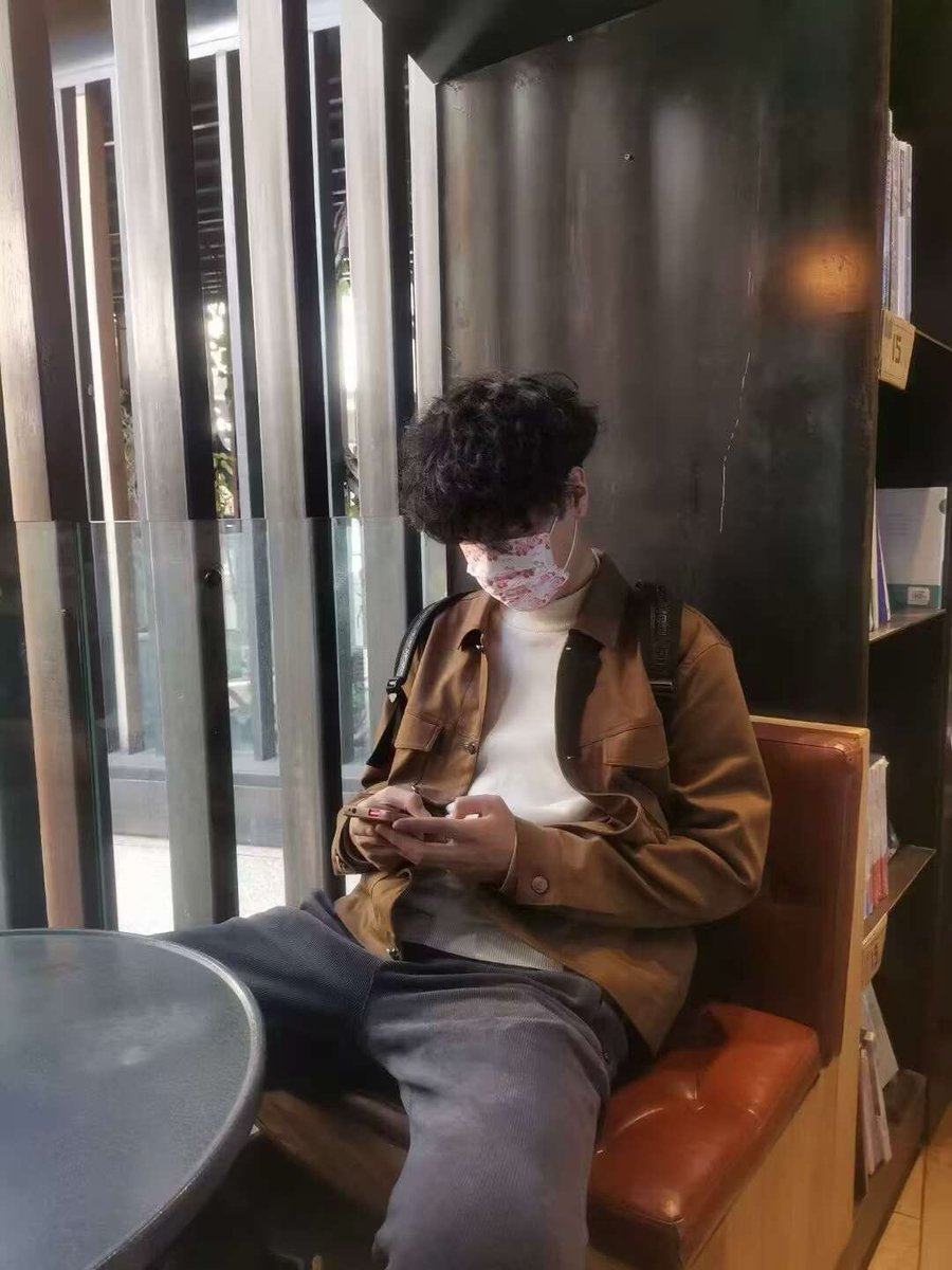 广州字母墙 tweet media