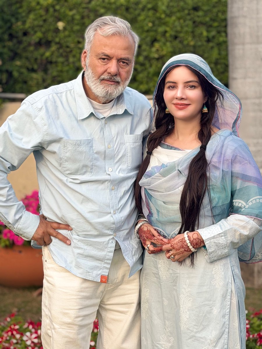 Rabipirzada's tweet image. ماں باپ کا پیار ہی اصل سکون ہے
#MaaBaap #ParentsLove #FamilyFirst #BlessedLife #UnconditionalLove #RespectParents #MotherLove #FatherLove