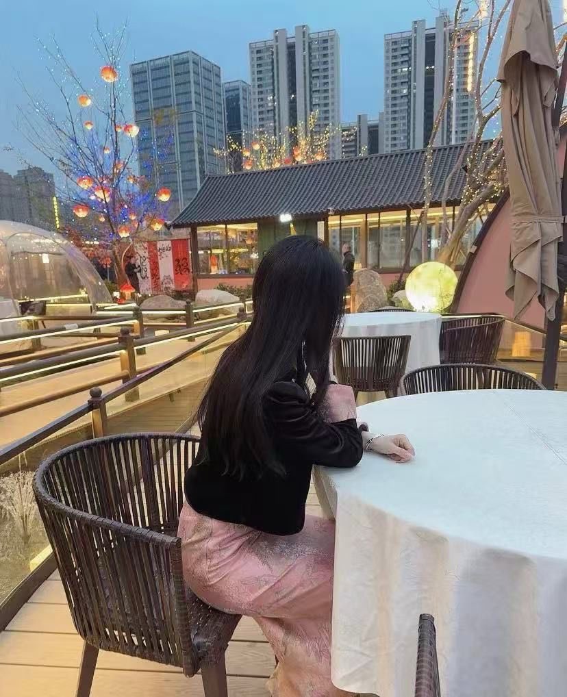 广州字母墙 tweet media