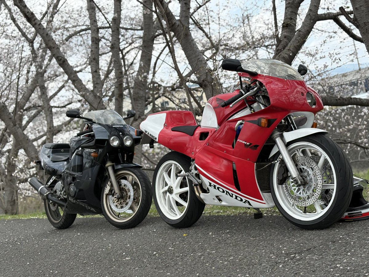 LEevo7RS's tweet photo. 1日でΓ乗ってVFR乗って、、 https://t.co/rct1zo9gZZ