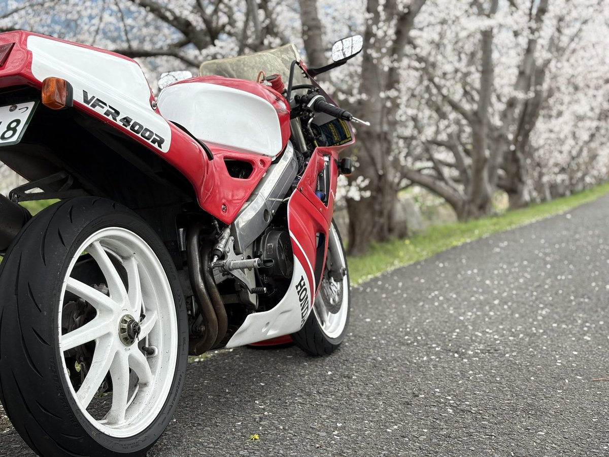 LEevo7RS's tweet photo. 1日でΓ乗ってVFR乗って、、 https://t.co/rct1zo9gZZ