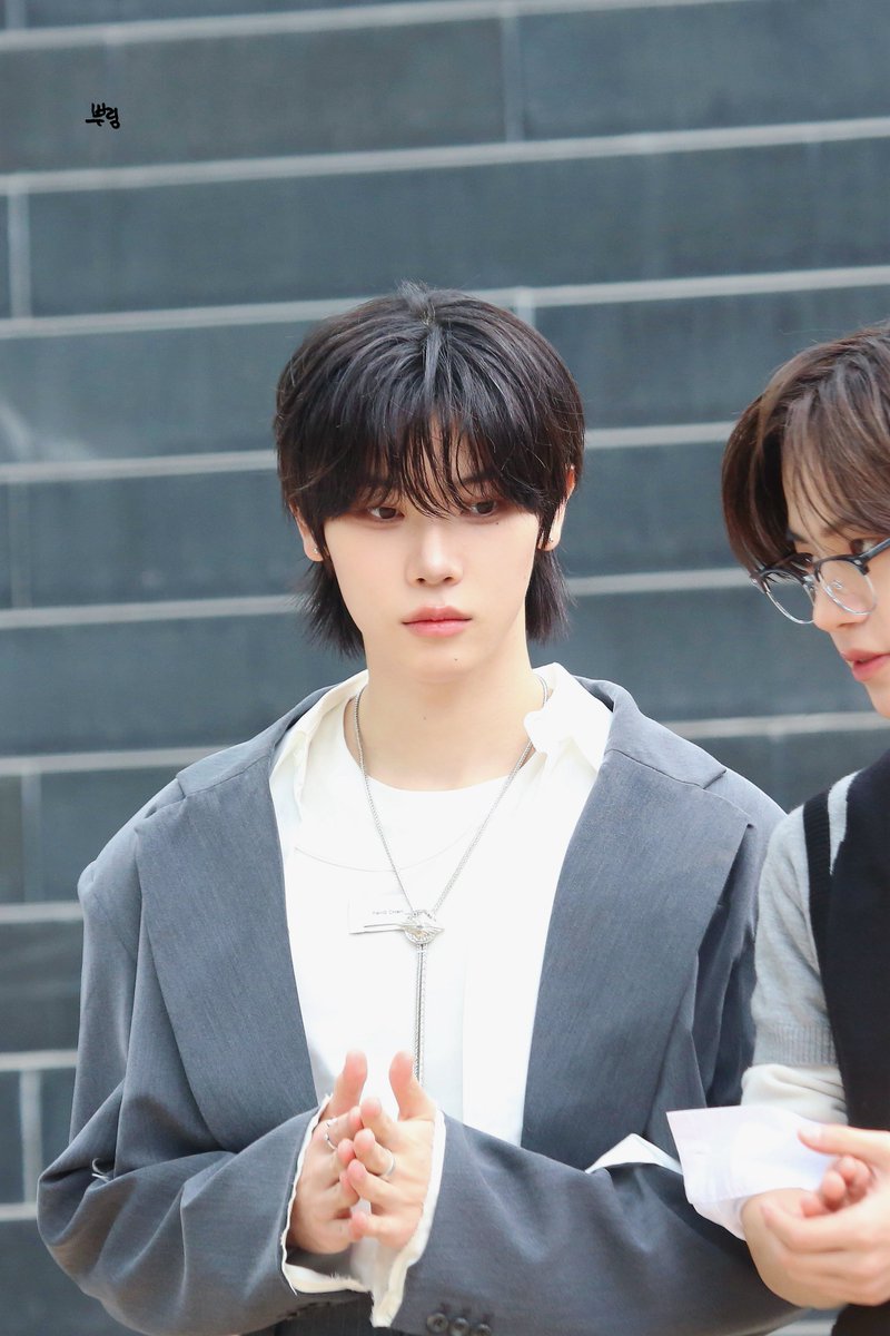 bbuling_'s tweet photo. 260401 쇼챔 미팬

데뷔 1주년 축하해🎂🎉😚

#장여준 #JANGYEOJUN #CYE #클유아 
#CLOSEYOUREYES #클로즈유어아이즈 https://t.co/MPyIeA0LgF