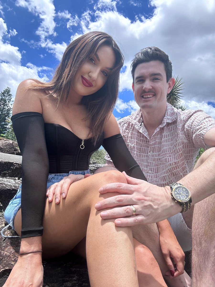 Active Online tweet media