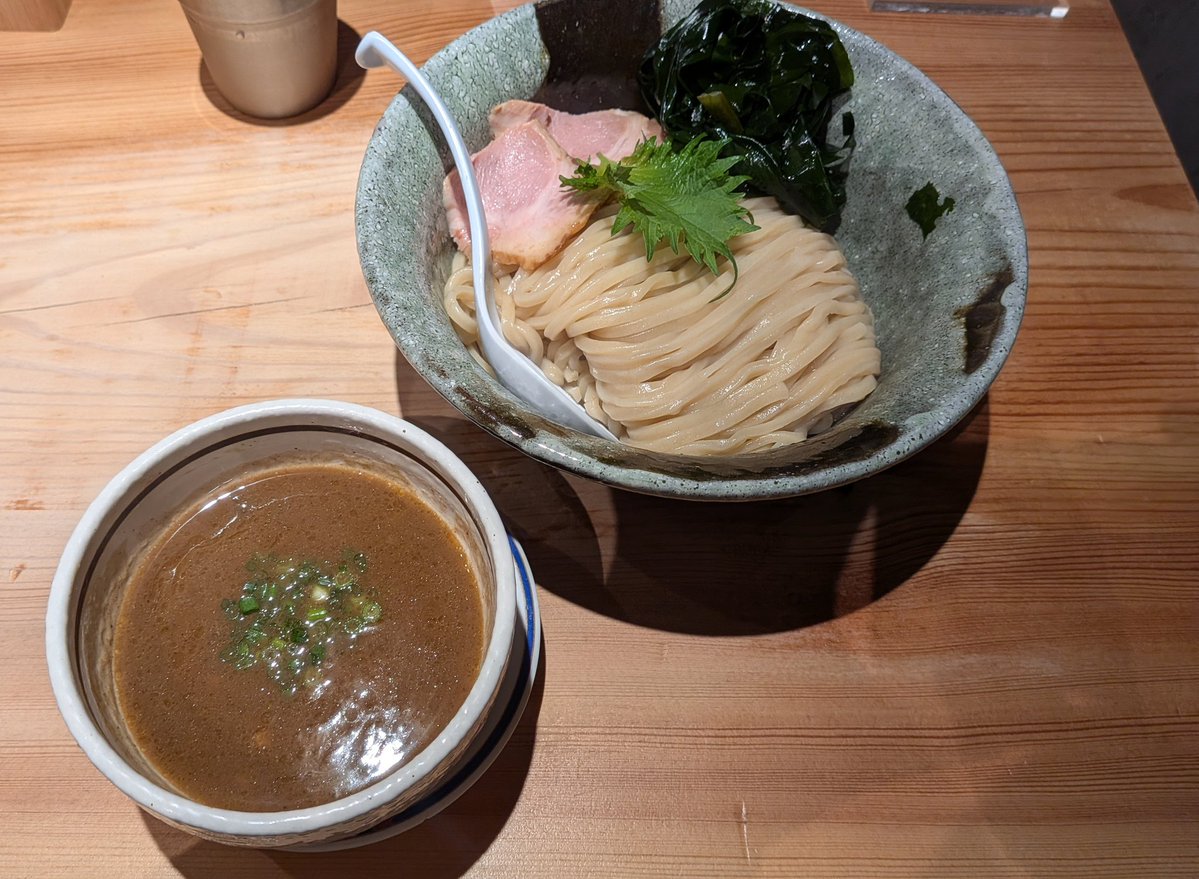 しぇるふぇあ tweet media