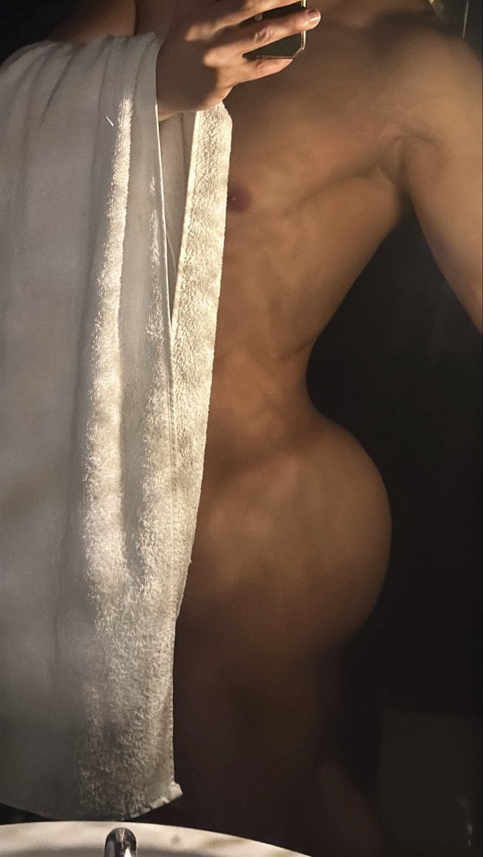 Renato Navarro 🍑 tweet media