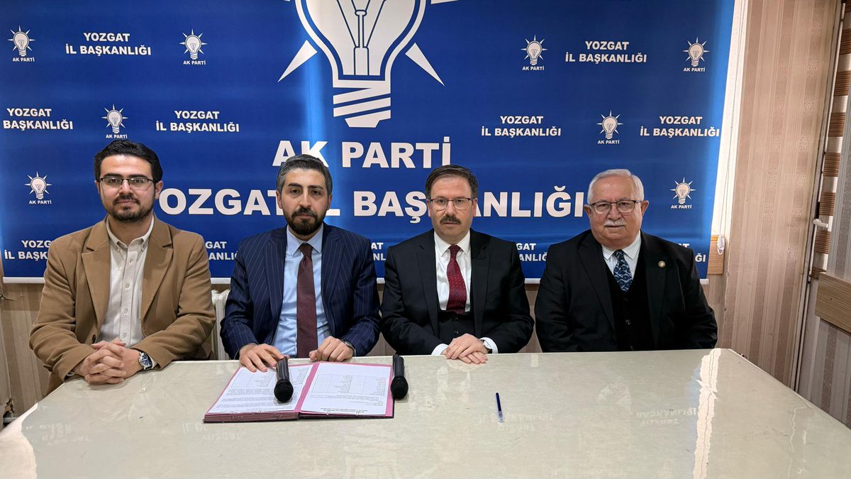 akgencyozgat's tweet photo. Merkez İlçe Başkanımız Kazım Emiroğlu Şimşek’in liderliğinde yapılan haftalık yönetim kurulu toplantısına katıldık. Çalışmalarımızı değerlendirip önemli istişarelerde bulunduk. Güçlü teşkilat yapımızla Yozgat için durmadan çalışıyoruz. https://t.co/1SmSpr76t0