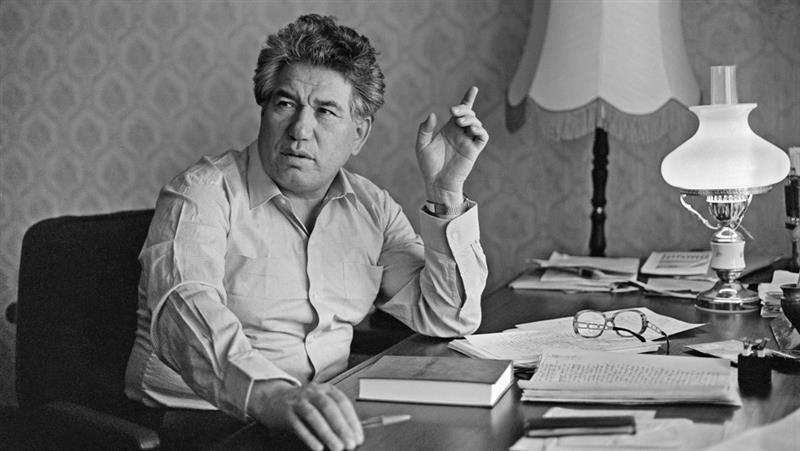 Писатели и Философы tweet media