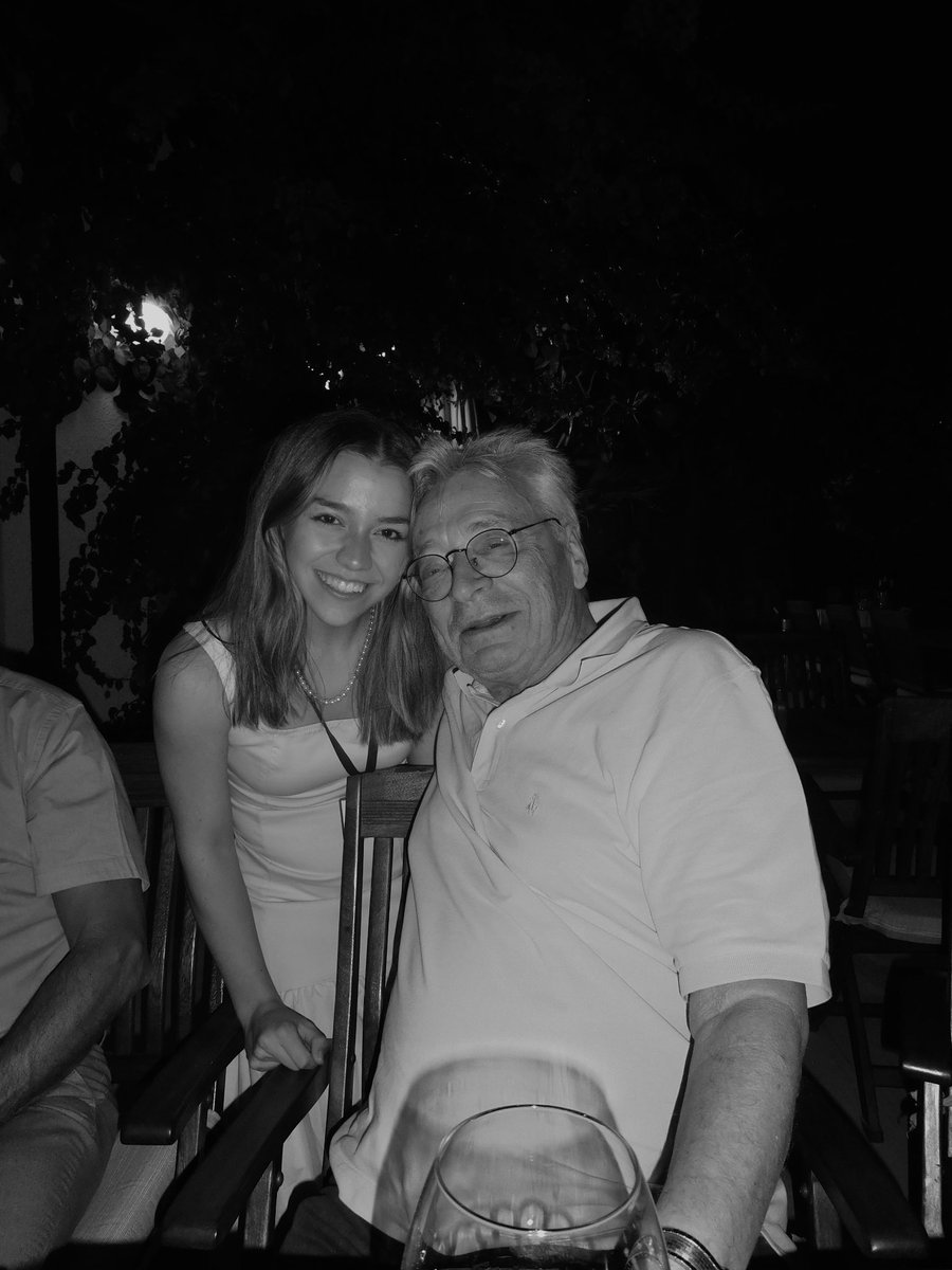 Marisa🇻🇦🩰 tweet media