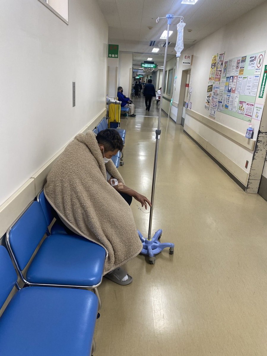MMAmoai's tweet photo. 目の前で戦いたくても戦えない死ぬに死ねない本当生き地獄だった周りの声にも応えられずリングにも上がれず本当に情けない、
0から地元の仲間たちとやってきてRIZINの舞台に連れてくて約束も目の前で手放し、でも俺はやれる事全力でやって最後の最後までやったけどダメだった。何が起きるかわからないのなんてみんな同じ条件。結果が全てのこの業界ただ俺が弱い。どん底まで落ちたし這いつくばってでもあがるだけ。SNS見れば俺を出汁に色んな人が言いたい事いってるけど今に見てろそれも全部結果で黙らす。