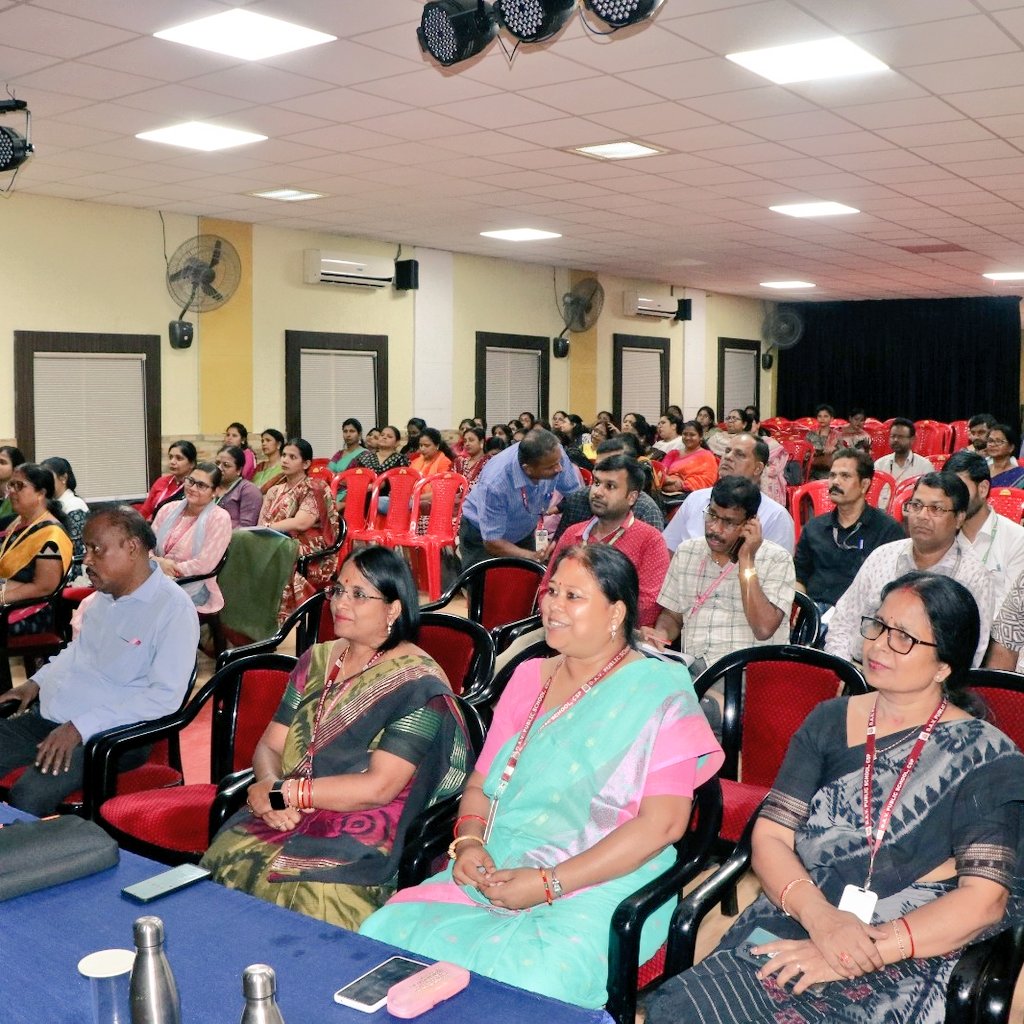 painfreeodisha's tweet photo. Awareness today prevents pain tomorrow.

Had a meaningful session at DAV Public School, Chandrasekharpur —where small insights on posture, lifestyle &amp; early care sparked big conversations.

At Pain Free Odisha, we believe prevention begins with awareness. https://t.co/1ZrpguVdF4
