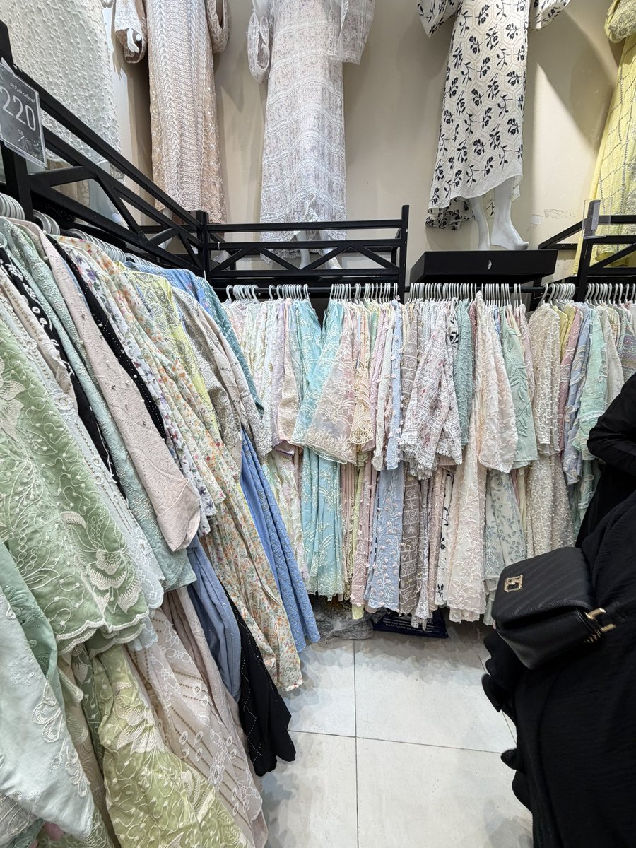 irbahsalss tweet media