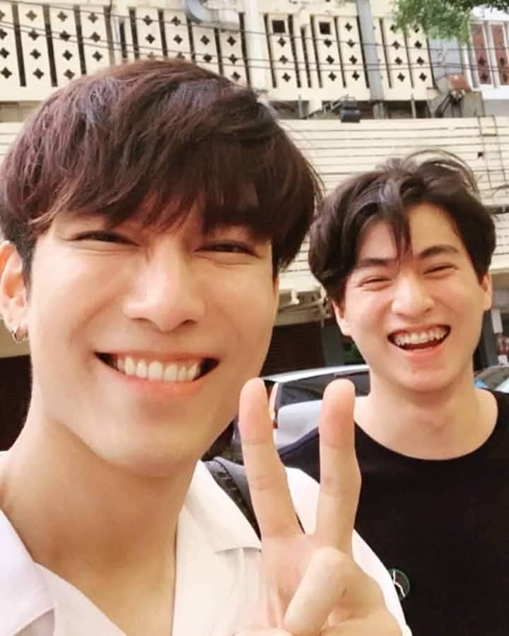 ujeen25's tweet photo. Happy Anniversary TharnType ขอบคุ���ที่มาเป็นคู่กัน...อยู่ด้วยกันไปนานๆนะครับ🌞🌻🎂🤍

#TharnTypeTheSeries 
#HBDTypeThiwat 
#TypeBDandANVTT
#TypeBDandANVTT2026
#Mewsuppasit #Gulfkanawut 
#หวานใจมิวกลัฟ #WaanjaiMewGulf https://t.co/Kj0NaYj0lX