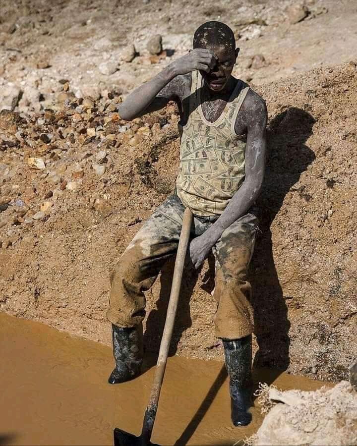 Etre chômeur ne veut pas dire avoir rien à faire.

”Non, mais quand l'on n'a pas de revenu...”

Il y a des entrepreneurs qui galèrent pendant des mois sans même 100$ dans leurs proches.

Ça ne veut pas dire qu'ils ne travaillent pas !

Travailler c'est chercher une source de
