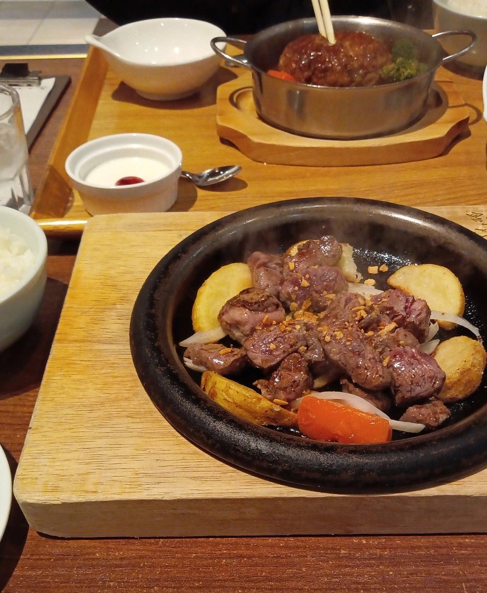 ねこあれるぎー tweet media