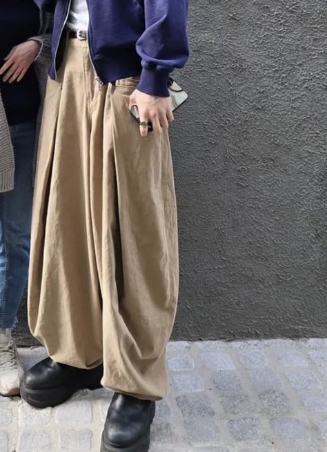 aduh cakep gini celana nya tolong spill toko orennya kak cuyong