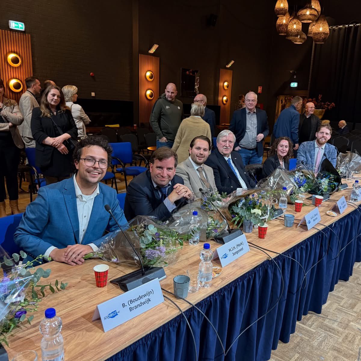 Gisteren de installatie in De Lockhorst!
Wat een mooie avond! 💙 Hartelijk dank aan alle kiezers. Van 2 naar 6 zetels!
We gaan ervoor. Het roer gaat om in Sliedrecht! #Sliedrecht #SlydregtNu #HetRoerOm #SliedrechtKiest