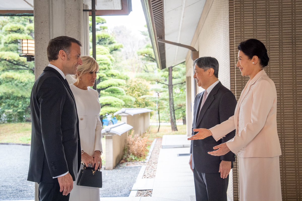 Emmanuel Macron tweet media