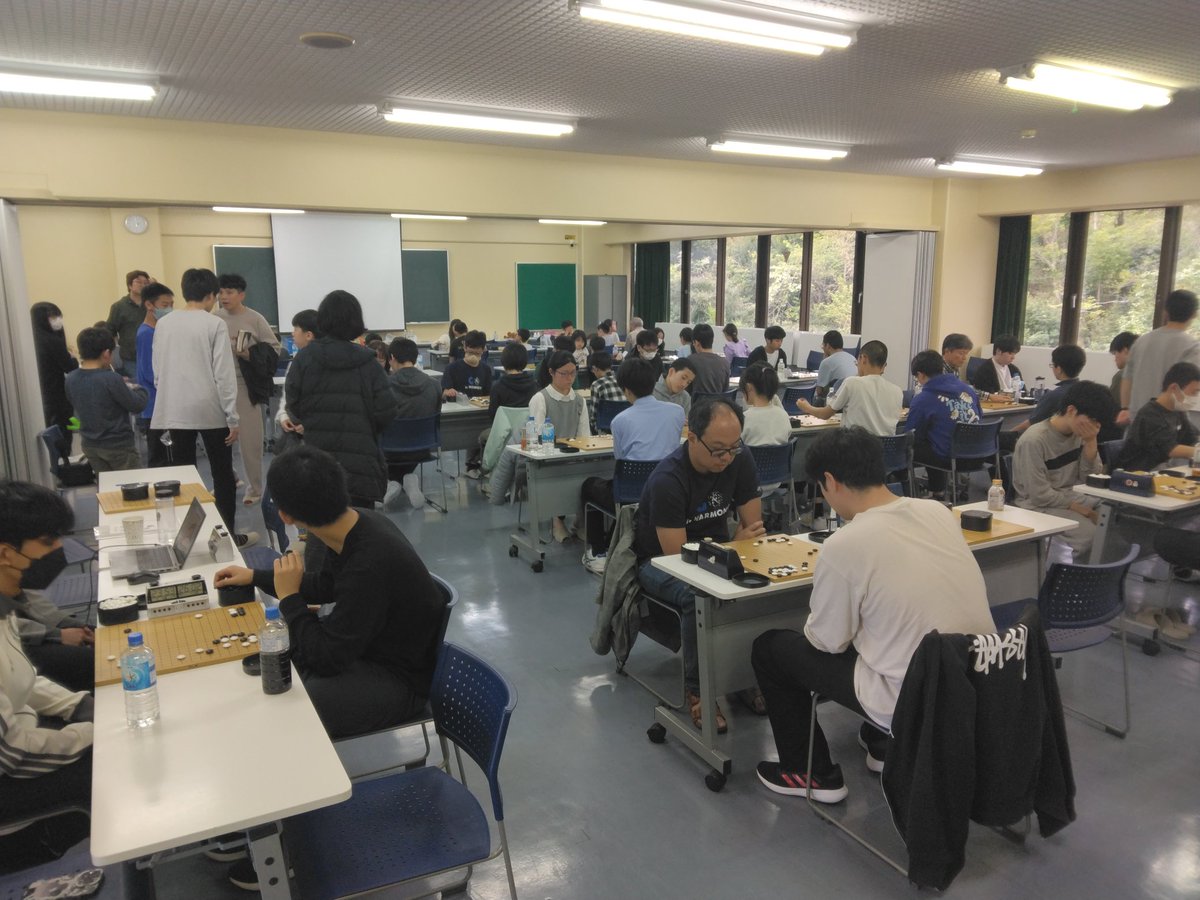 囲碁WorldCup決勝戦🔥✨

いよいよ始まりました‼️✨

蕭鈺洋三段(台湾)
VS
林彥丞五段(台湾)

パンダネットで棋譜中継しています⚡✨

皆様の応援をぜひお待ちしています！✨✨✨
hondojo.com/supporter/