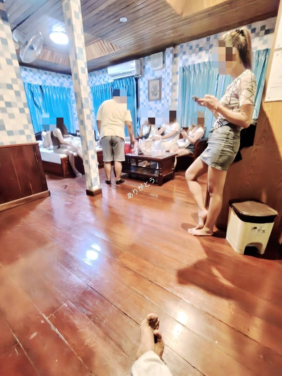 GalleryX tweet media