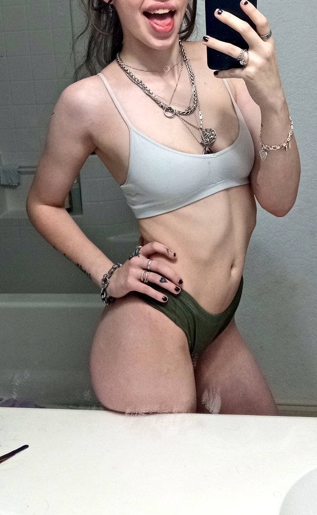 TripleGoddess67 tweet media