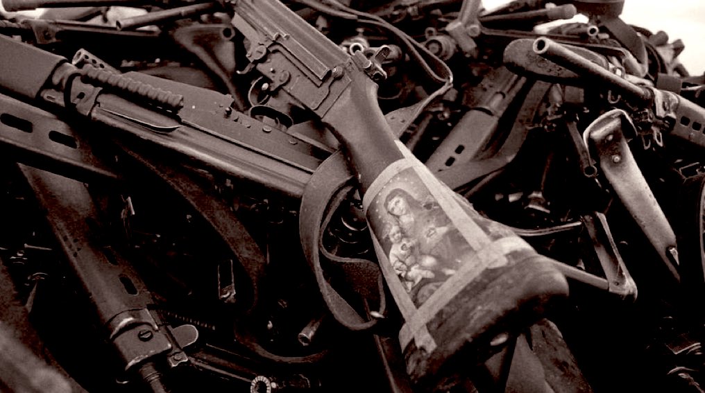 “El soldado no muere en el frente de la batalla, muere cuando su patria lo olvida”

Honor y Gloria a nuestros héroes.
Las Malvinas son y serán por siempre argentinas.