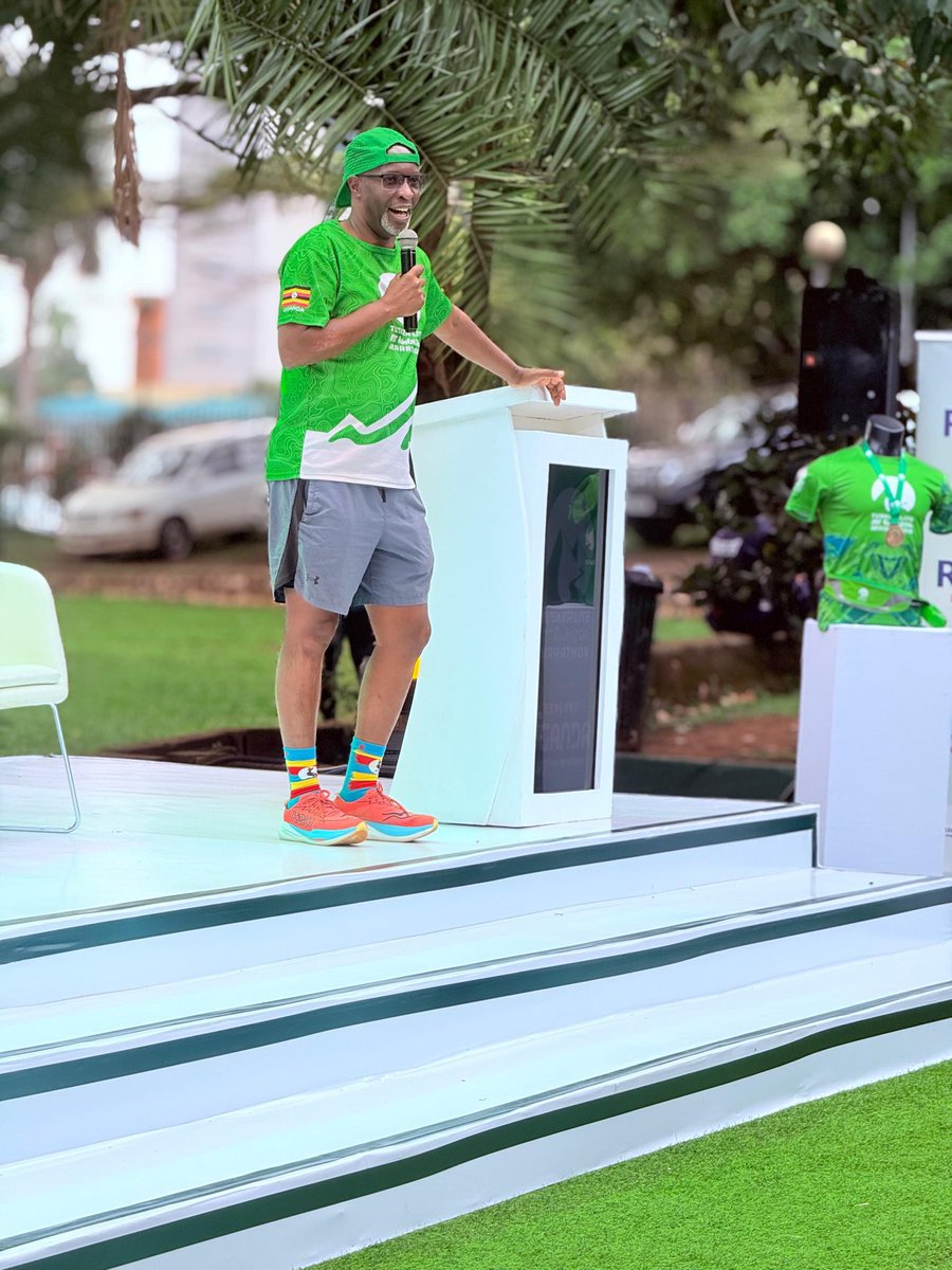 @The tall guy tweet media