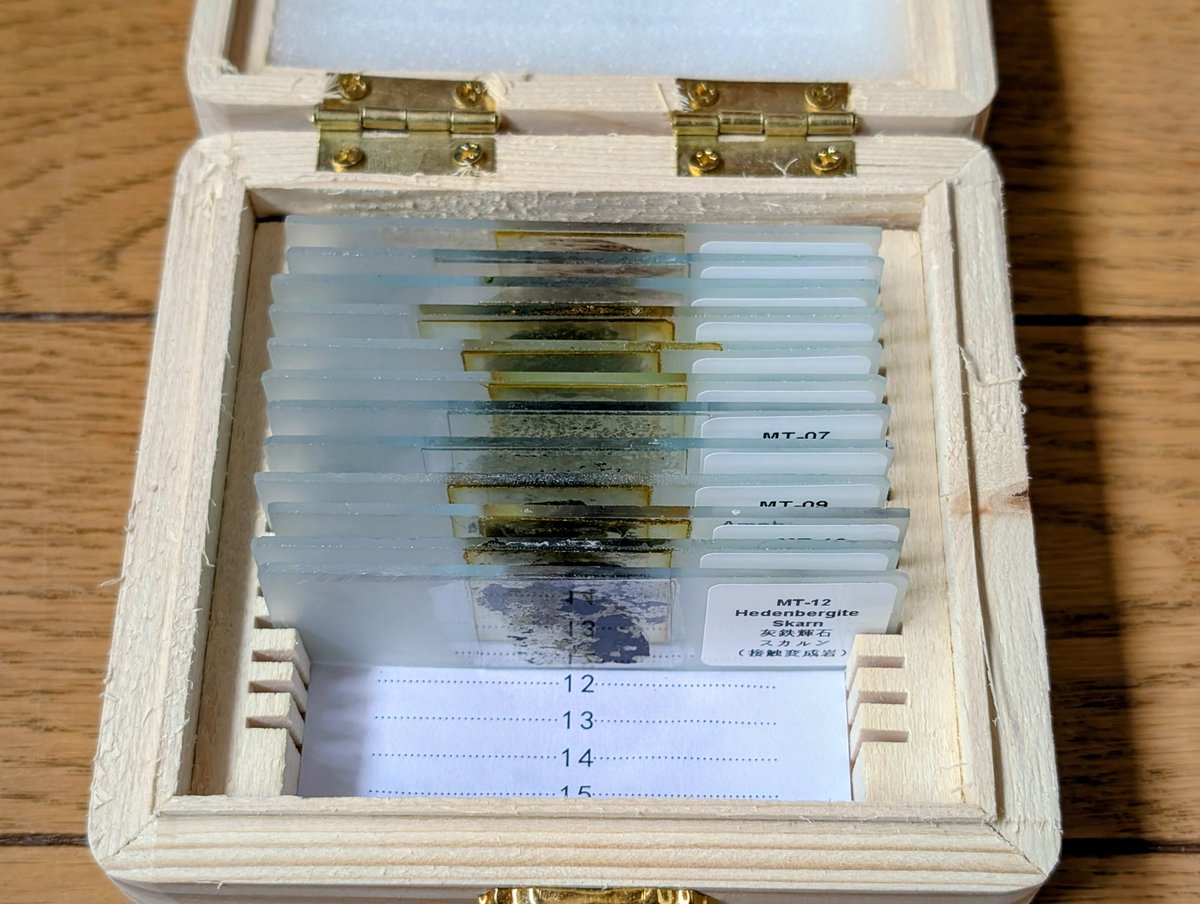 波斯波＠Periodic Apartment tweet media