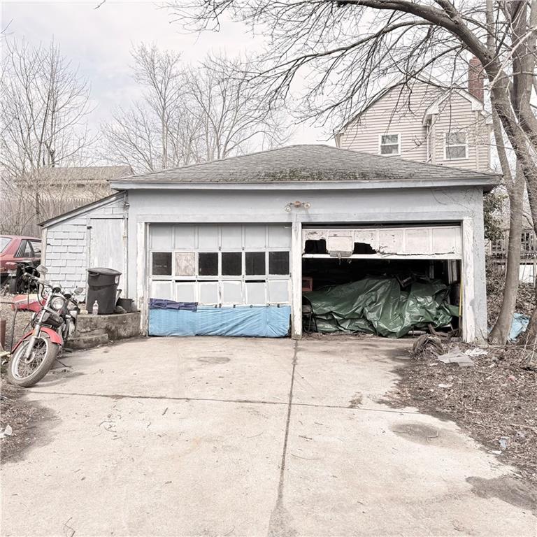 EmilyKRealtor's tweet photo. 🏡 ACTIVE | 📍 7 Shippee Avenue, West Warwick, RI 02893
💲 299,900 |  🛏  5 bed  🛁  2 bath  | 0.14 acres

https://t.co/gkn7xLO78v https://t.co/fNkROcmCA7