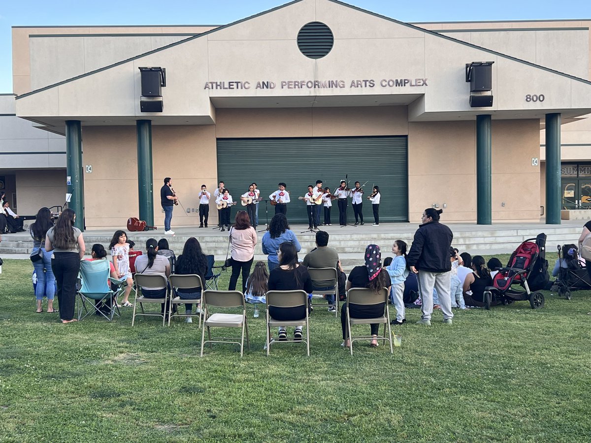 DavidShimer1's tweet photo. Another great Mental Health Event hosted by our Student Services Dept!  So many members of our school and community came together to show how we all support mental health for our families.  Proud that @BurtonSchools supports the whole child. https://t.co/OSuY9FZcDb
