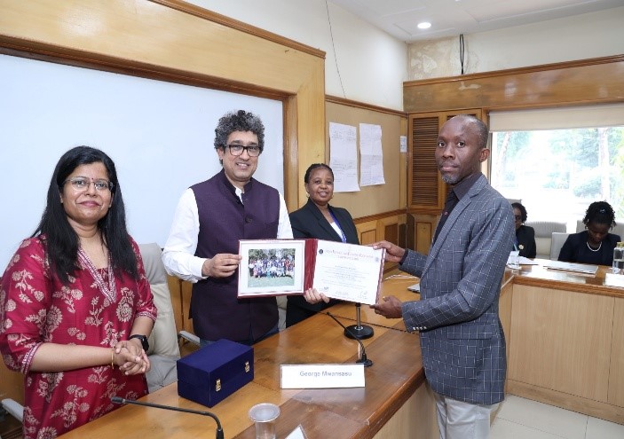 V.V. Giri National Labour Institute Noida tweet media