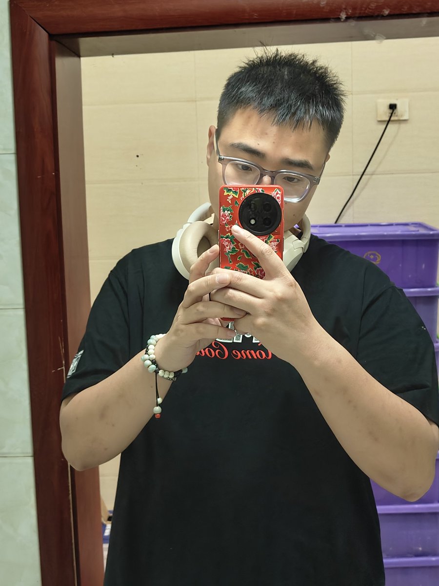 lbng243350's tweet photo. 照骗来了 https://t.co/SjEGAc06oS