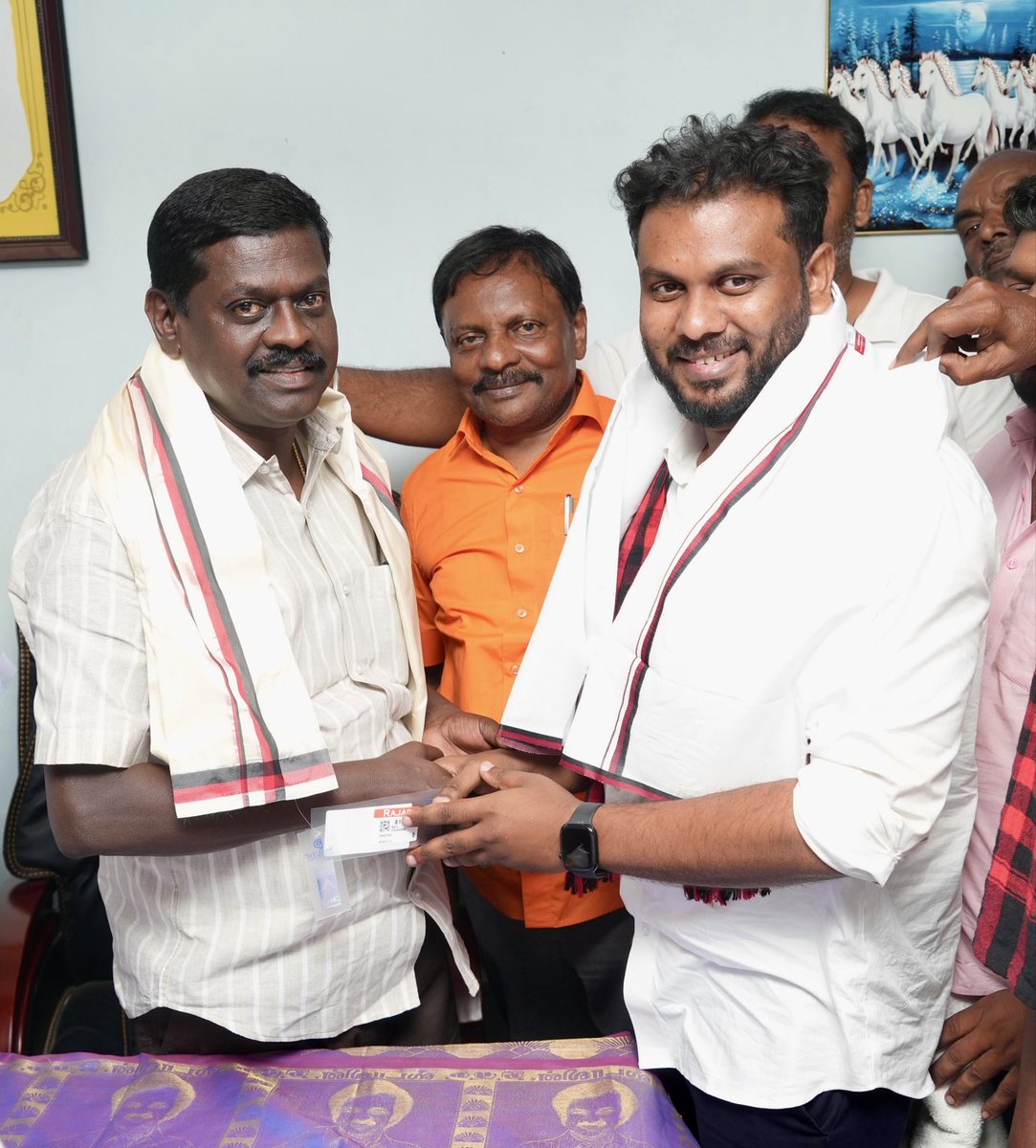 தென்காசி,கழக வெற்றி வேட்பாளர் அன்பு தம்பி டாக்டர் கலை கதிரவன் அவர்களுக்கு வாழ்த்து தெரிவித்தேன்...