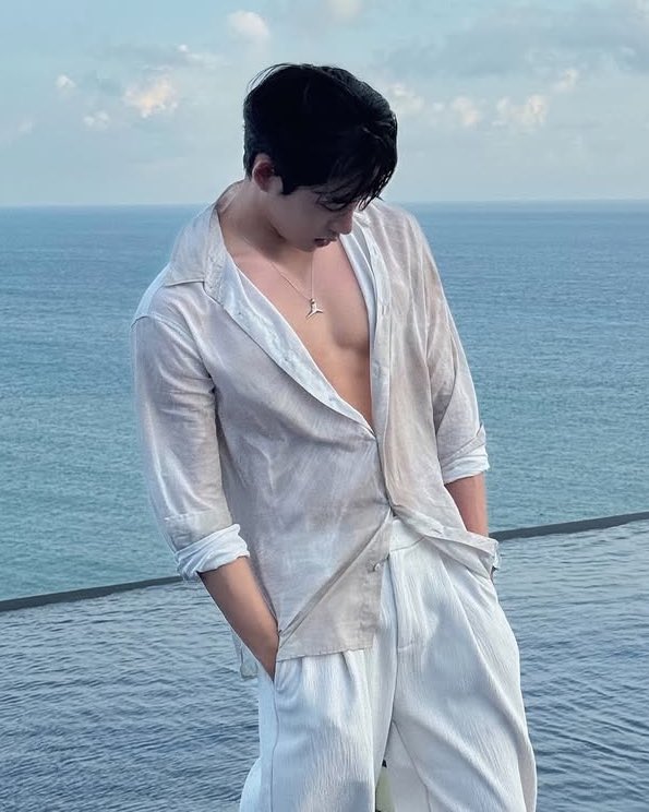 Elise ໒꒱‧₊ (semi-ia) tweet media