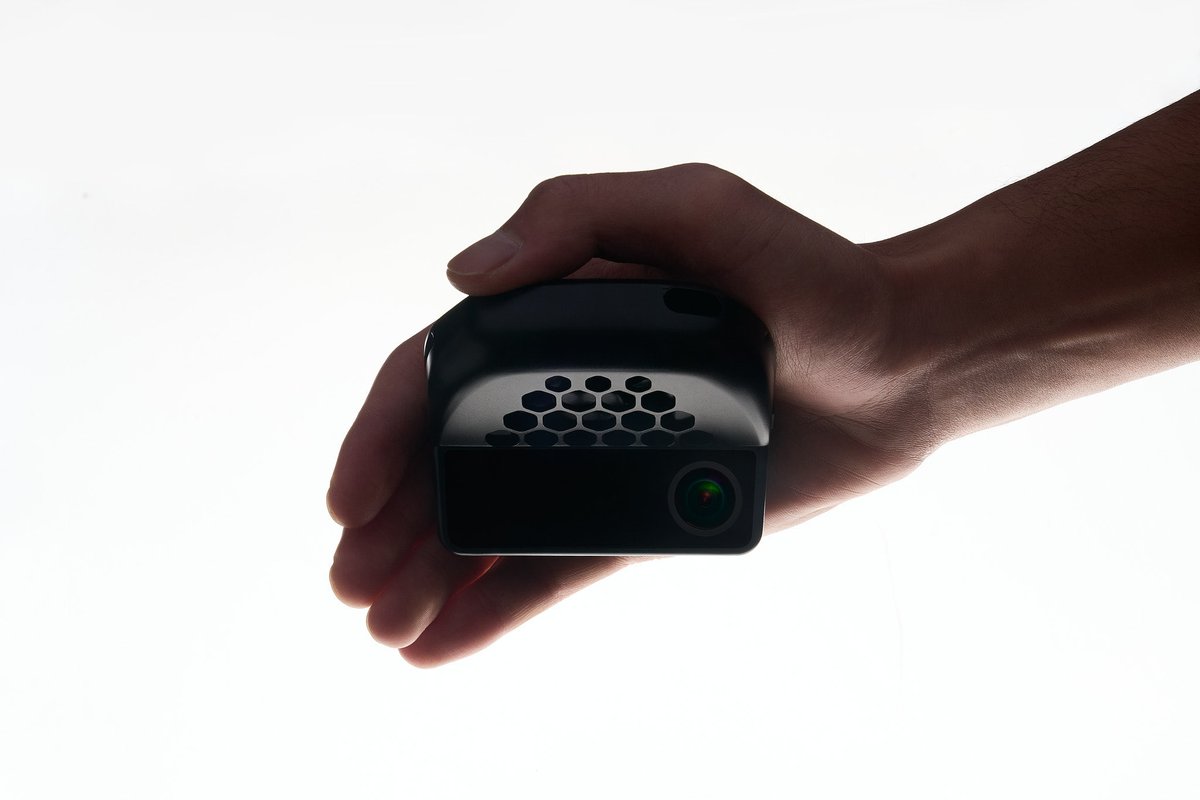ugtthis's tweet photo. AI that fits in your hand, no subscription or internet needed, and you own it 🤯

Name another product out there like this? https://t.co/EVLPisDg7C