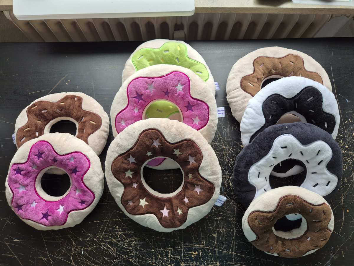 Sasa_Creations's tweet image. I made a lot of onigiri and donut plush. 🍙🍩

Theyre available at my shop:
⏩️sasa-creations.sumupstore.com/produkte?categ…

Im happy about every order, no matter how small it may be. 🥹

#fursuitmaker #handcrafted