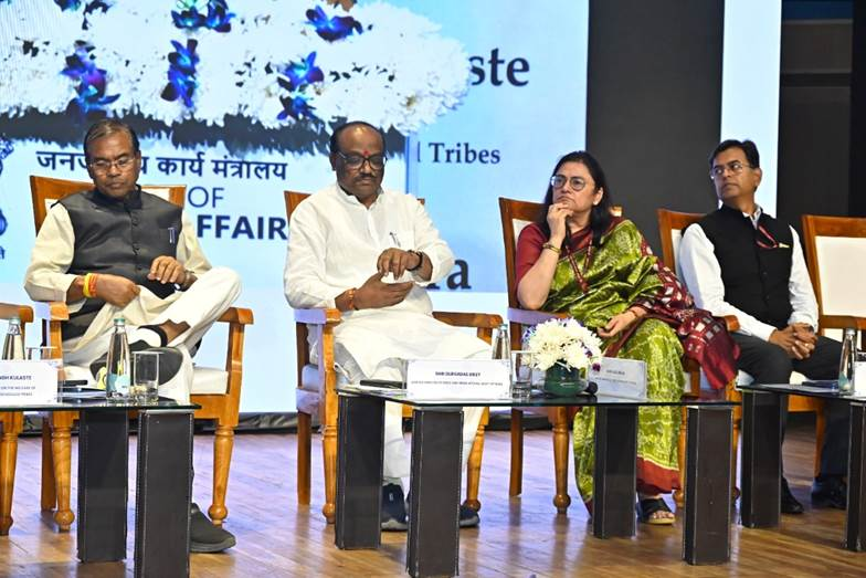 PIB_India's tweet image. National Education Society for Tribal Students (#NESTS) commemorated 8th Foundation Day

A total of 26 #EMRS students were felicitated for their outstanding performance, including 10 students for academic excellence and 16 for achievements across diverse fields, celebrating their