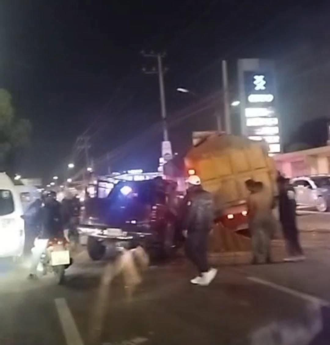 FrAgencia's tweet photo. ‼️UN HOMBRE PERDIÓ LA VIDA AL IMPACTAR SU CAMIONETA CONTRA UN CAMIÓN EN LA MÉXICO-TEXCOCO‼️

Ocurrió frente al hotel Términos en los Reyes La Paz. https://t.co/0769x7EzPF