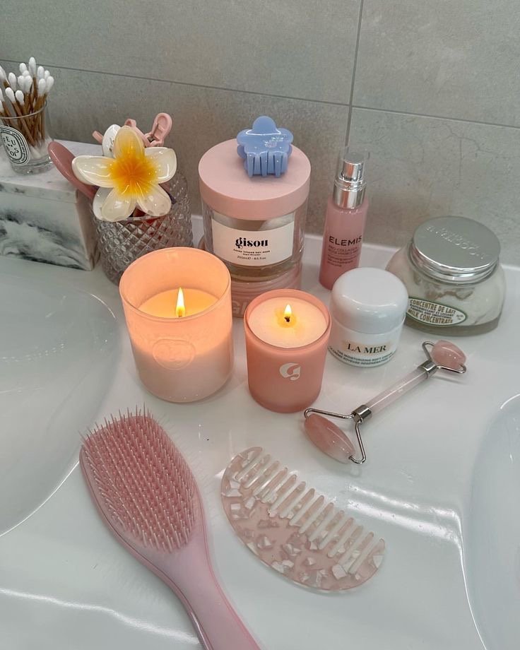Diorgirlx's tweet photo. happy friday 💗 https://t.co/Baq9Nave8l