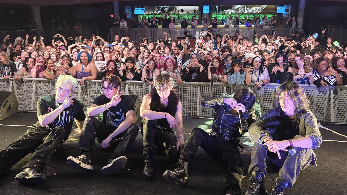 JUSTB Official tweet media