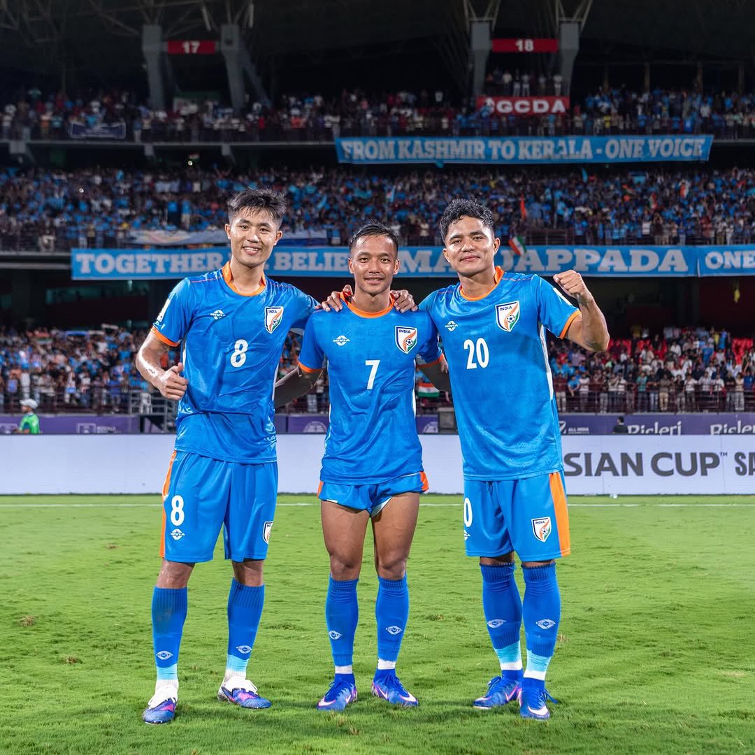 kbfc_manjappada's tweet image. You can’t unsee the beauty this stadium holds.
When we spoke of a Blue Storm rising from the Yellow Wave, we meant it. 💙🌊

PC : Respective Owners
#manjappada #indianfootball 
#bluetigers #forthenation