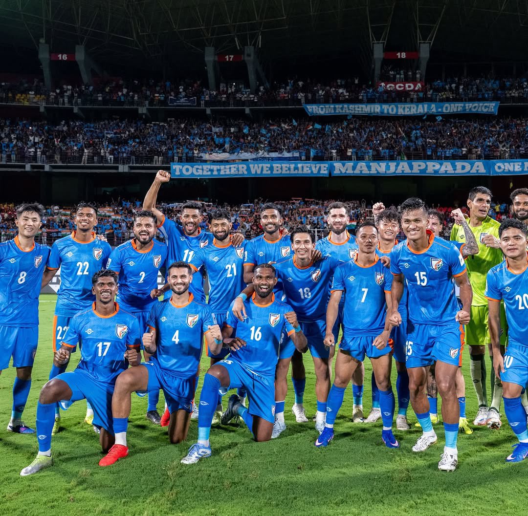 kbfc_manjappada's tweet image. You can’t unsee the beauty this stadium holds.
When we spoke of a Blue Storm rising from the Yellow Wave, we meant it. 💙🌊

PC : Respective Owners
#manjappada #indianfootball 
#bluetigers #forthenation