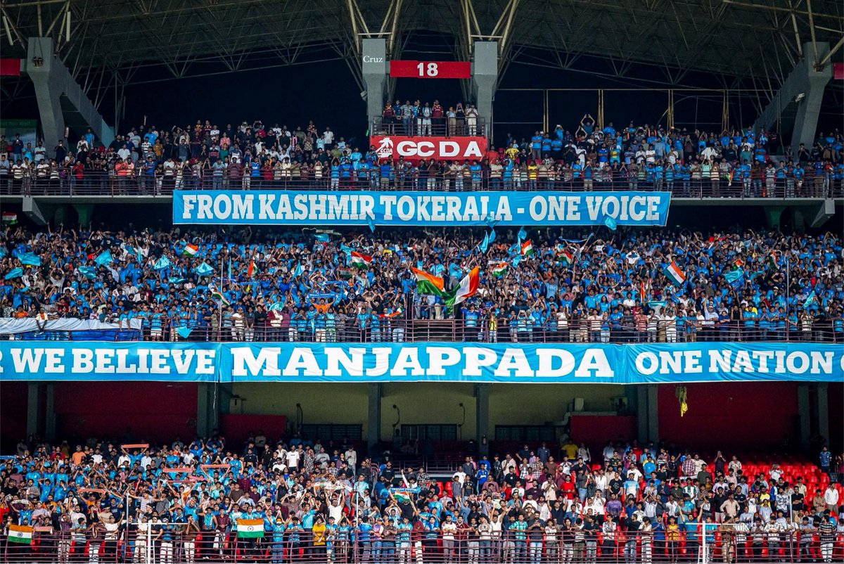 kbfc_manjappada's tweet image. You can’t unsee the beauty this stadium holds.
When we spoke of a Blue Storm rising from the Yellow Wave, we meant it. 💙🌊

PC : Respective Owners
#manjappada #indianfootball 
#bluetigers #forthenation