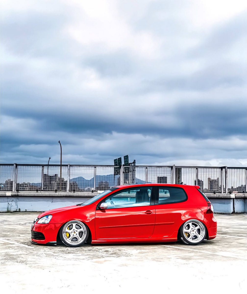 EpicDubs's tweet image. 👑 CamberGang 

#VW #Volkswagen #Mk5 #VwGolf #Mk5R32 #VR6 #Porsche #SplitWheels  #Stanced #DubLife