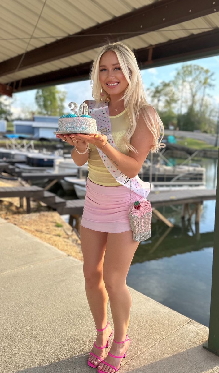 🎂 this new decade will all be worth it 🥳🥰