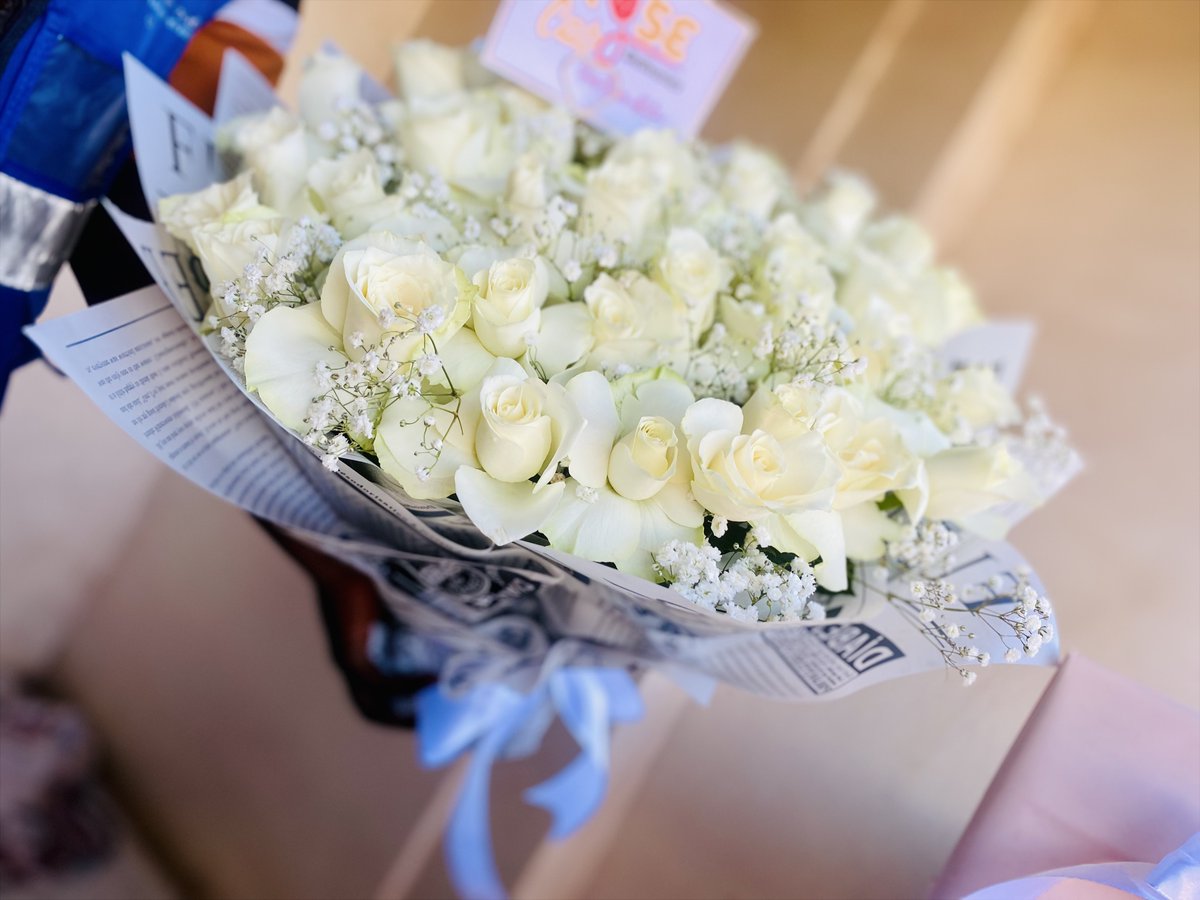 Rosecab_flowers's tweet photo. What do you mean you’ve never received flowers?✨✨✨ https://t.co/sK62o3CPTW