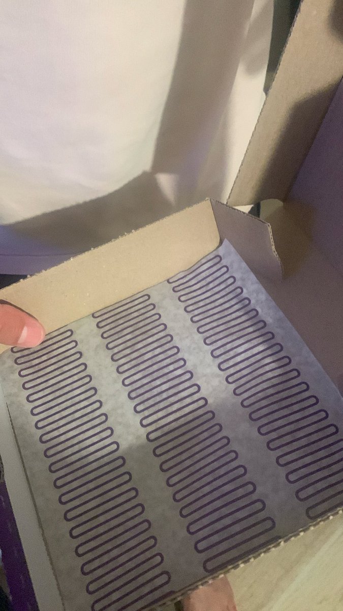 Liz_Bello_'s tweet photo. @DoorDash @DoorDash_Help @insomniacookies Ummm, hello? Where are my cookies? 🤨 https://t.co/LYAkM0zr58