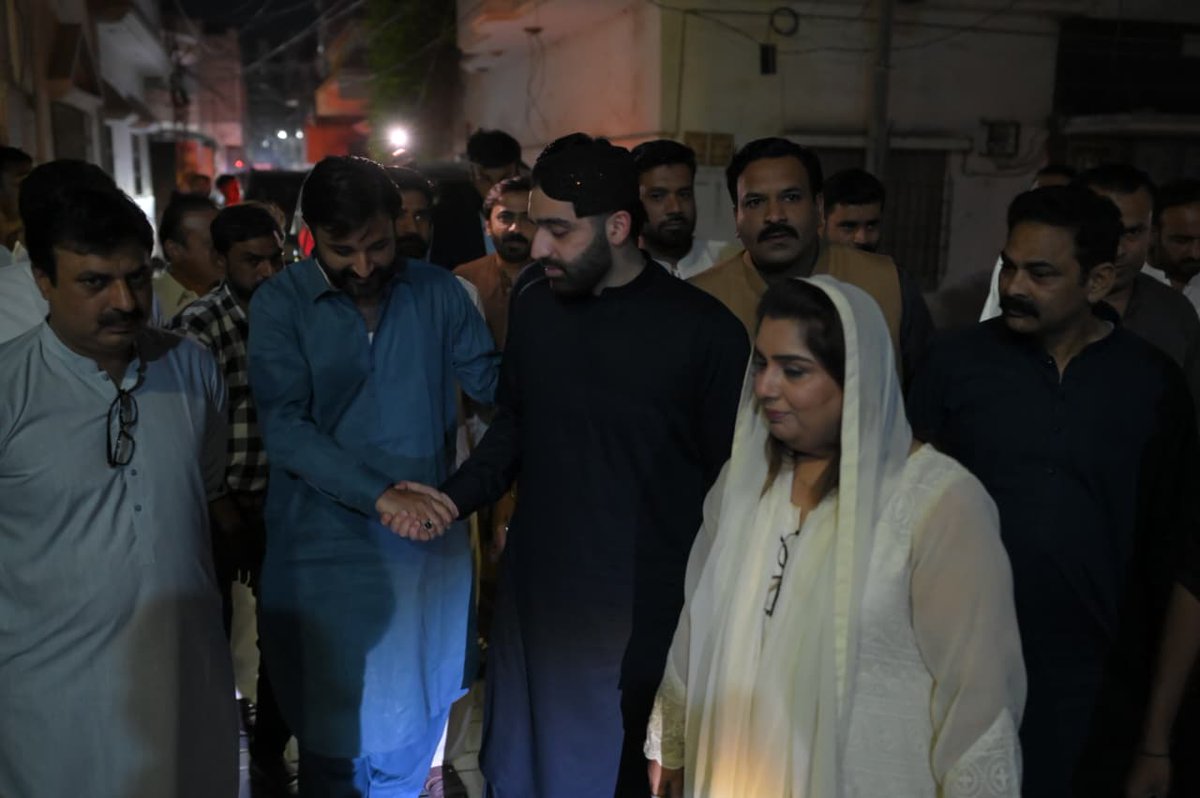 LashariAza85851's tweet photo. اس موقع پر پی ایس 63 کے ٹکٹ ہولڈر، پی پی پی خواتین ونگ حیدرآباد کی قیادت،
ٹاؤن چیئرمینز اور پارٹی رہنماؤں کی بڑی تعداد بھی موجود تھی۔
متحد قیادت، مضبوط پارٹی ✊
#PPPTeam https://t.co/KkRYOgQawZ